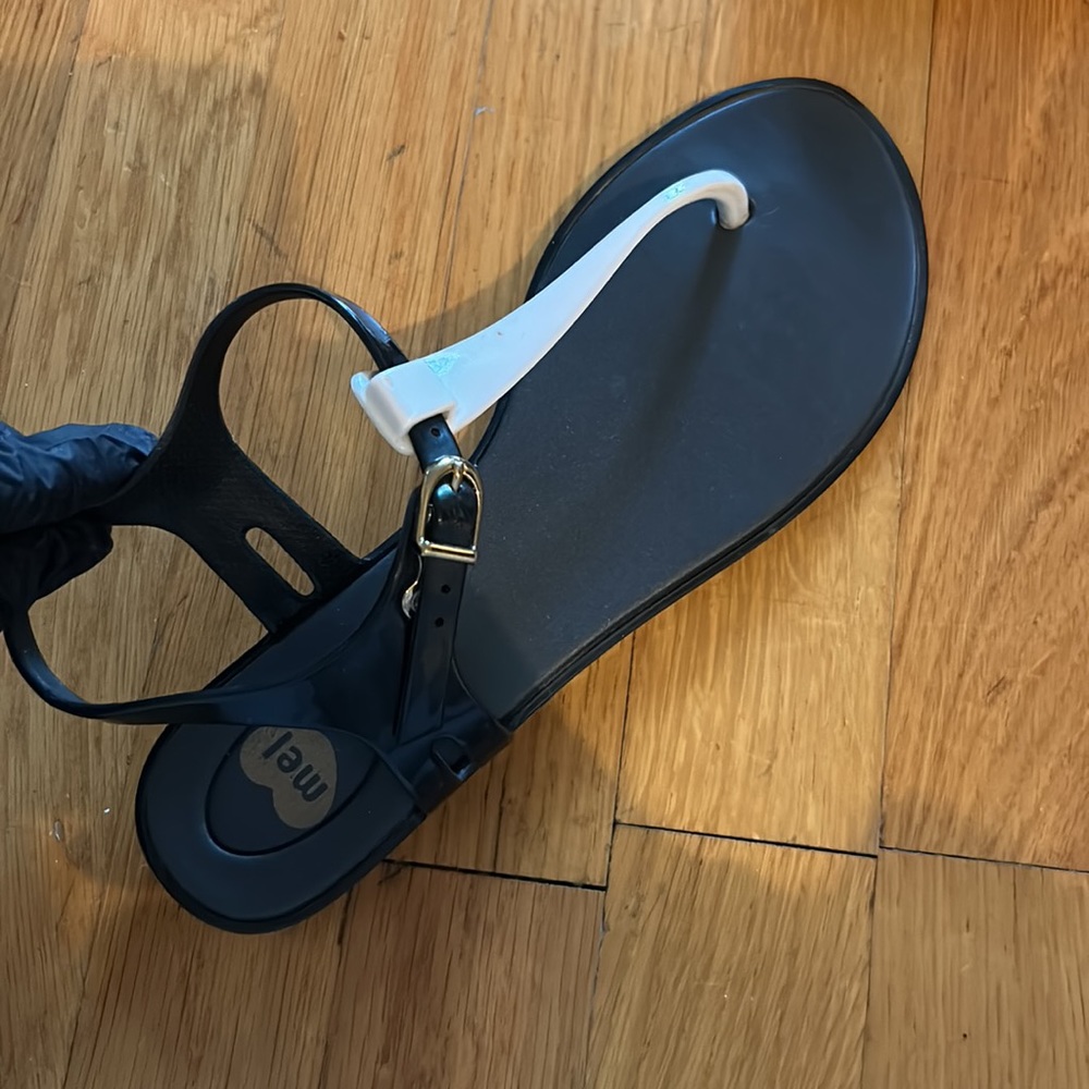 sandals - Picture 2 of 3